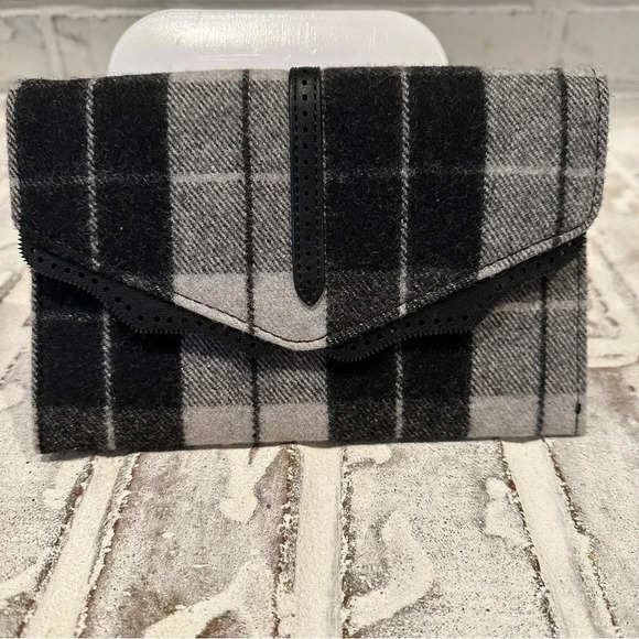 Danielle Nicole Plaid Black & Gray Crossbody Bag - Picture 3 of 8